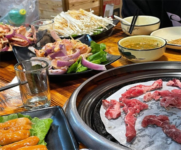 三胖烤吧烤肉加盟