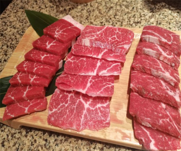 肉本家碳烤肉
