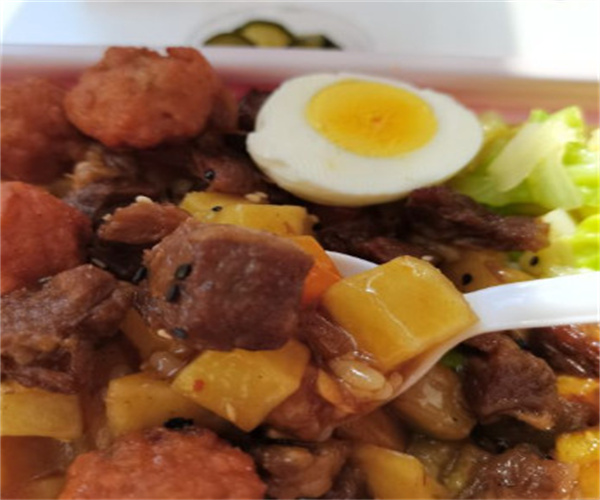 牛家妈妈红烧牛肉饭