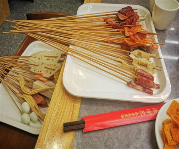 唐师兄串串香火锅加盟费