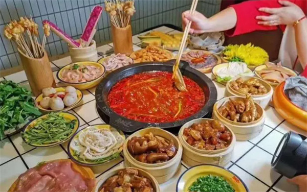 卤校长老火锅加盟费