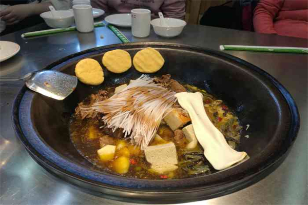 屯老二铁锅炖