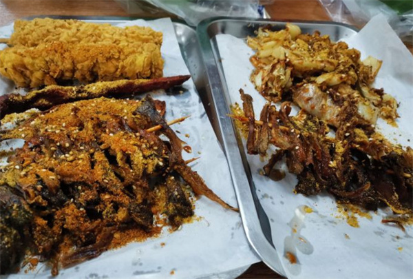 桦南二中大碗麻辣烫