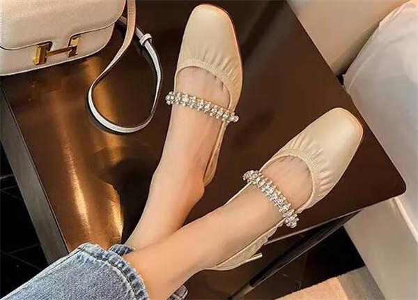 女王鞋柜折扣店加盟费