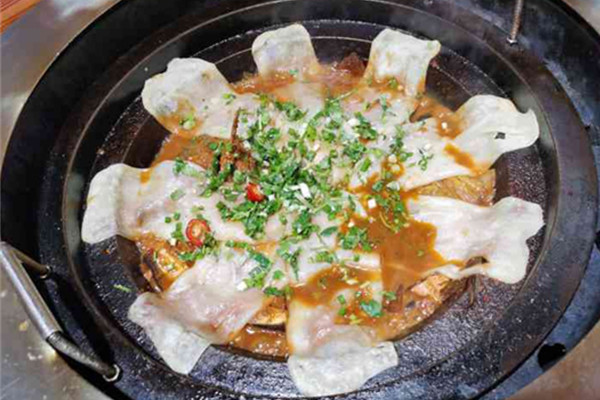 咱妈烀饼铁锅炖鱼馆