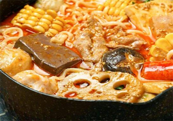 鲁更叶麻辣烫