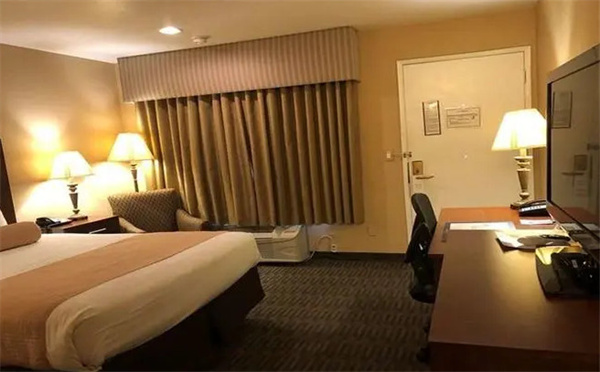 德加酒店