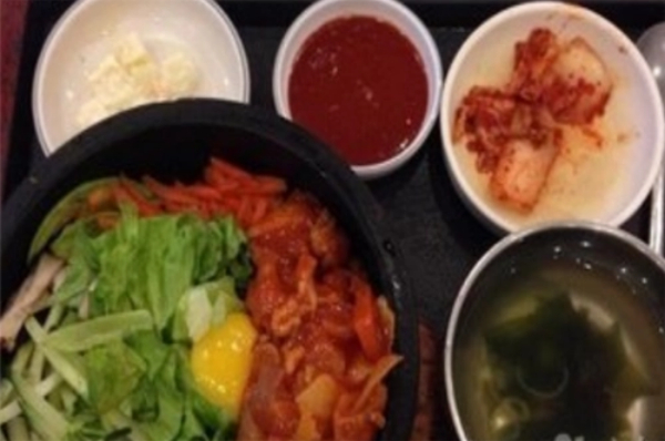 金佰年韩式快餐
