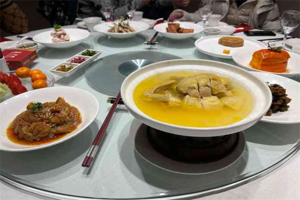 沪碟大酒店