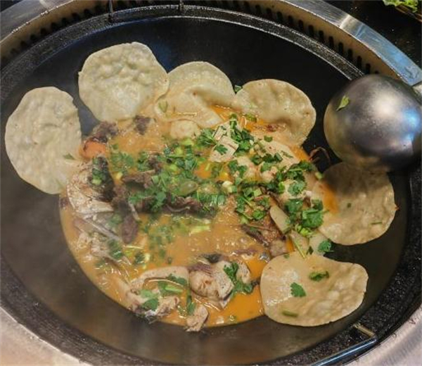 鱼咬羊龙虾馆地锅鸡