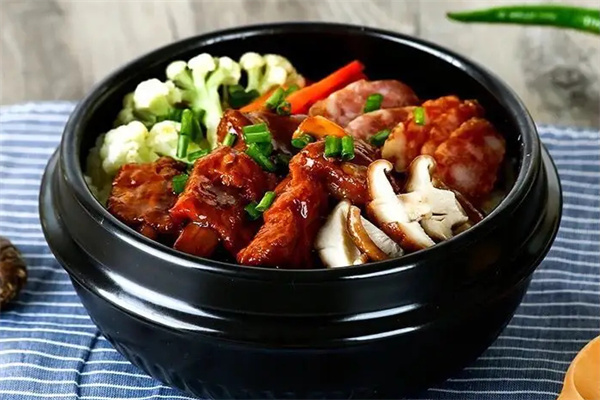 吉小安石锅鸡米饭