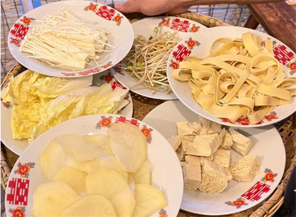 张哈星炉边菜加盟费
