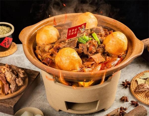 达佬牛腩牛杂煲