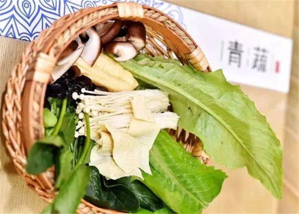 青蔬麻辣烫