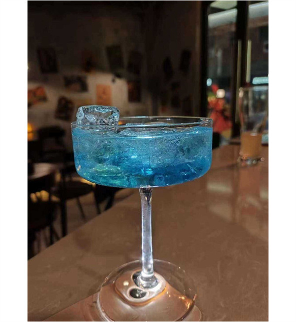 酒零派对：微醺之夜，派对无界，欢乐无限！