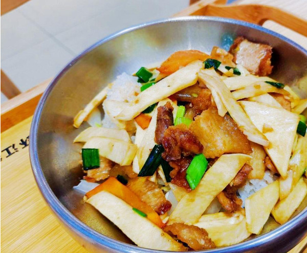 小呗侬环江香牛饭
