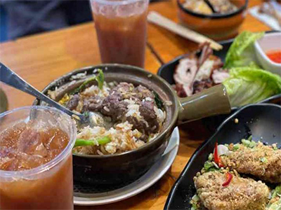 港式炭火煲仔饭