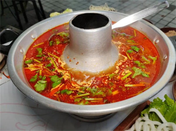 碰湘地火锅米粉