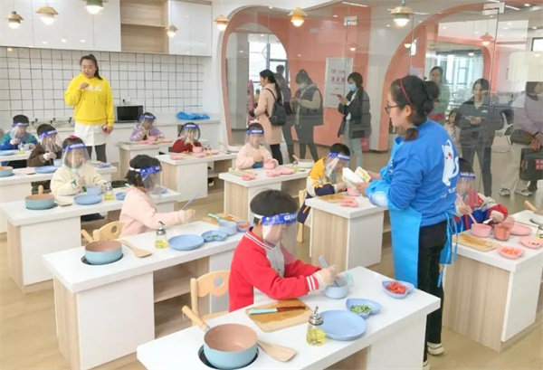 教孩子做饭整理亲子馆