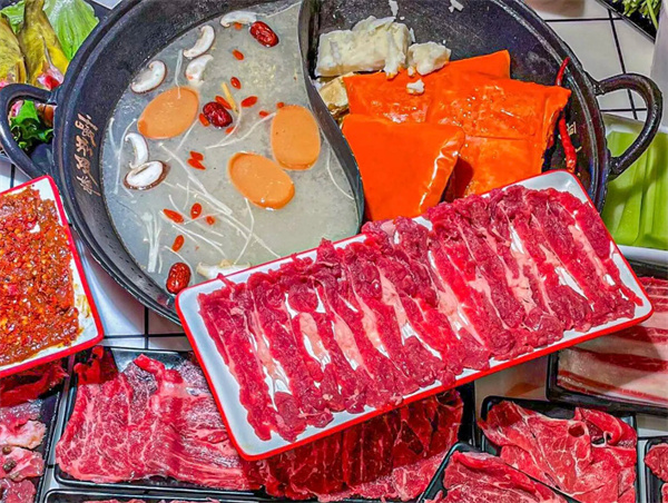 邱翠花鲜切牛肉自助火锅