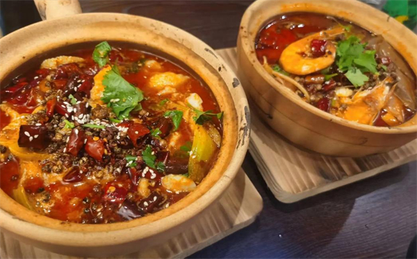巴人煮砂锅菜