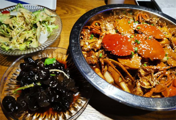 谢蟹浓肉蟹煲