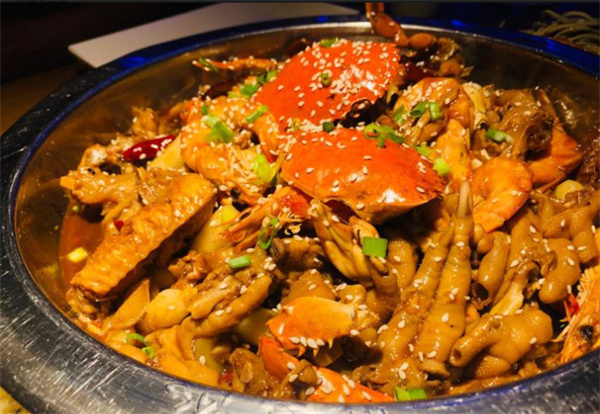 谢蟹浓肉蟹煲