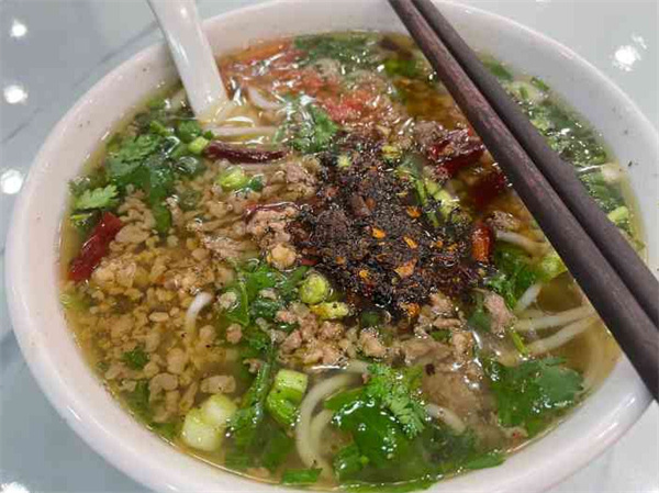 拽米线