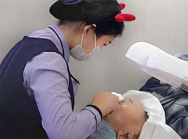 男士洁面店