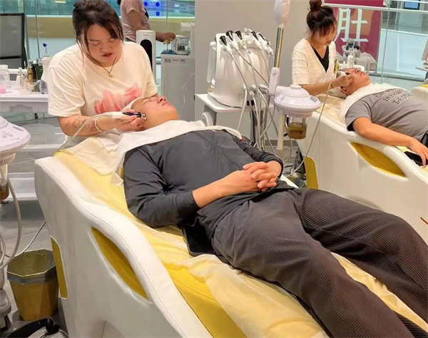 男士洁面店