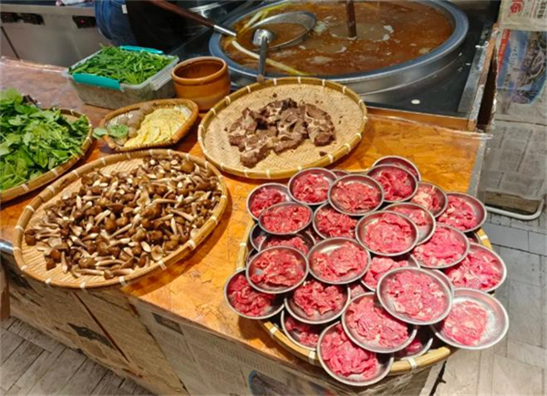 阿秋嫂生烫牛肉米线