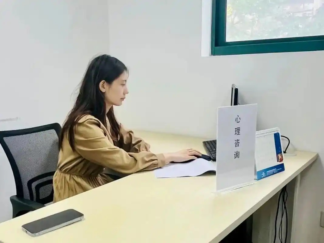在上海30岁女人学点啥挣钱多？哪些热门技能值得投入学习？