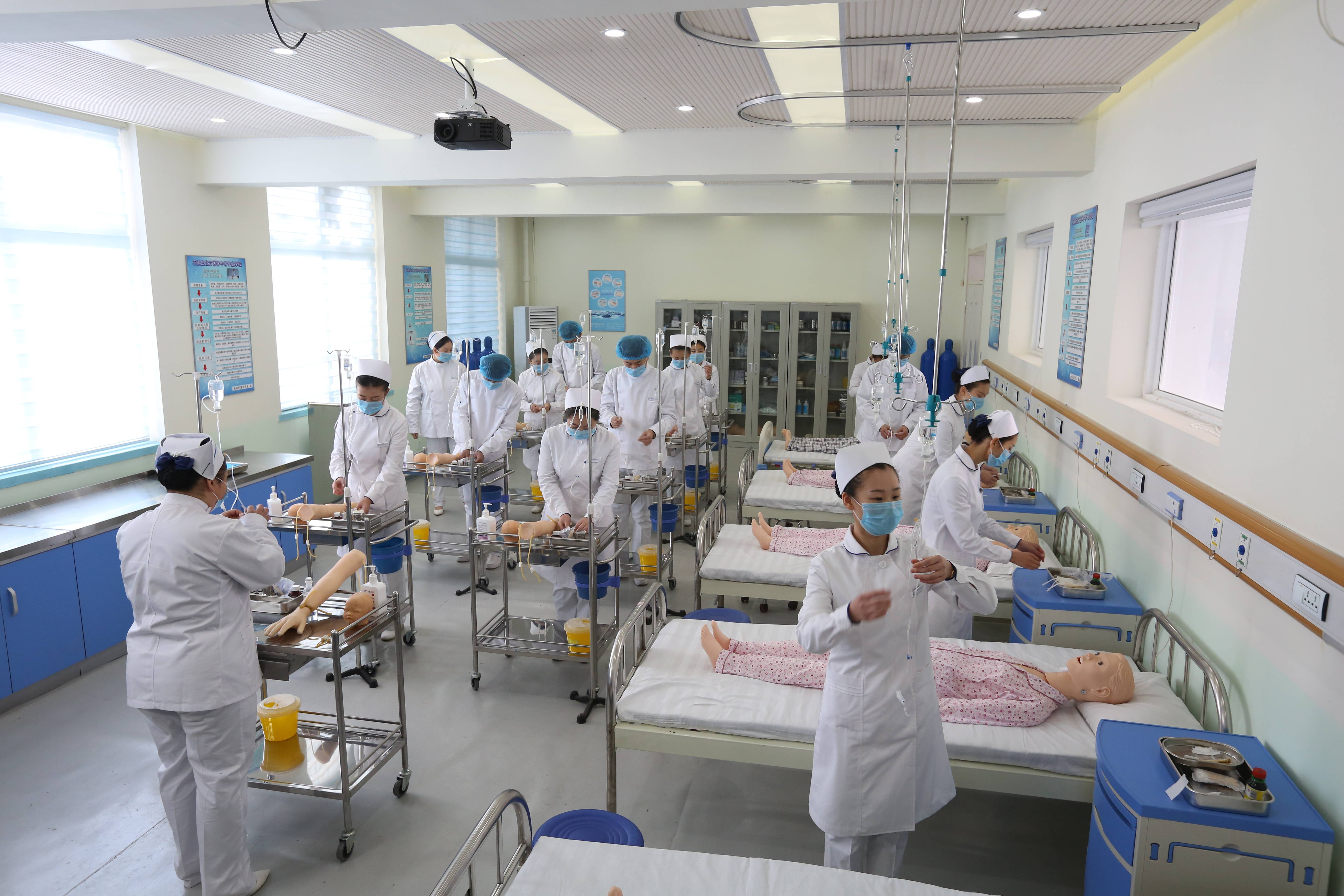在上海护理学干什么最挣钱？揭秘高薪的热门从业选择！