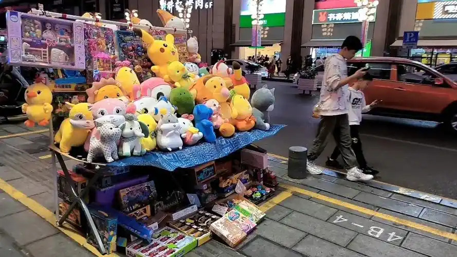 盘点：在上海摆地摊做什么生意最好做最挣钱？