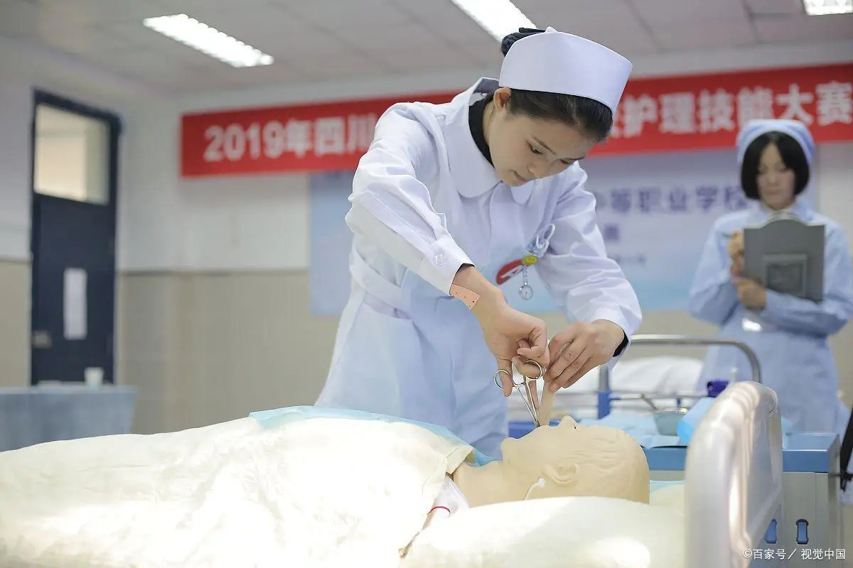 在上海护理学干什么最挣钱？揭秘高薪的热门从业选择！