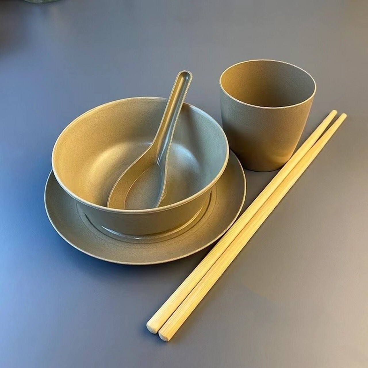 上海餐具市场大揭秘！代理一次性餐具挣钱吗？
