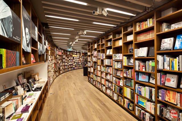 书店怎么开才能挣钱？探索创新模式与成功盈利技巧！